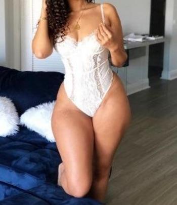 Naomy, 25  female escort, Toronto